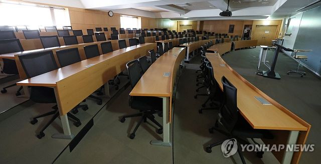 의대생 복귀 시한 D-day, 학생들 기다리는 강의실