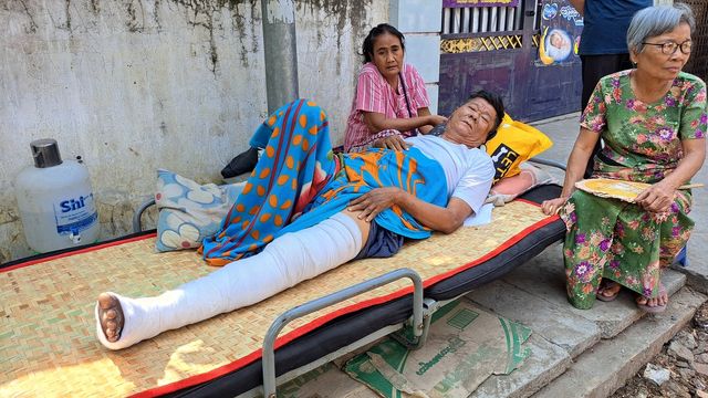 다친 채로 노숙 중인 주민