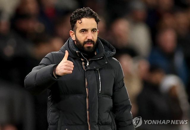 맨유의 후벵 아모링 감독