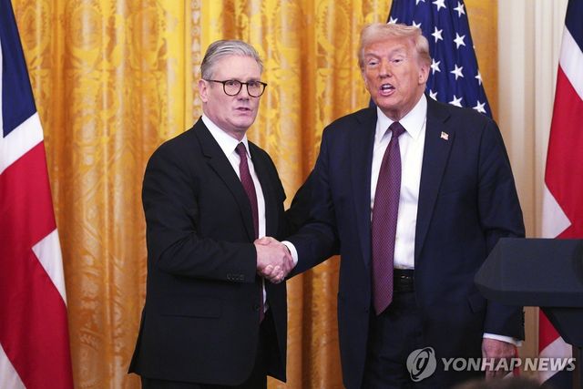 27일 정상회담 한 스타머 총리와 트럼프 대통령
