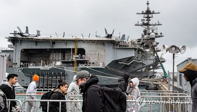 입항한 칼빈슨함