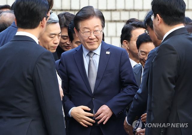 선고공판 출석하는 이재명 대표