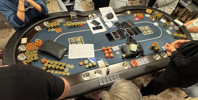홀덤펍에 설치됐던 카지노 테이블