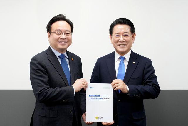 조규홍 보건복지부장관(왼쪽)과 김영록 전남지사