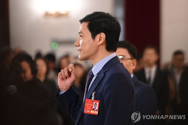 중국 전국인민대표대회 개막식에 참석한 레이쥔 샤오미 CEO
