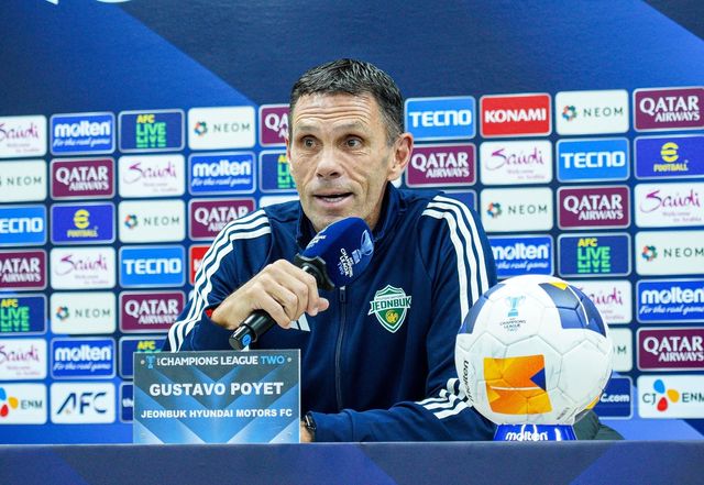 기자회견에 나선 거스 포옛 감독