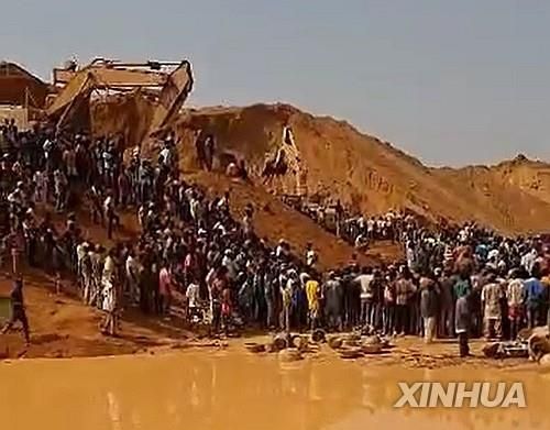 말리 서부 케이즈 지역의 금광 붕괴 현장