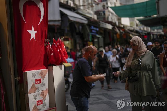 튀르키예 이스탄불의 시장 거리