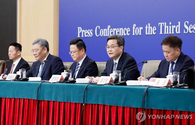 중국 양회 계기 경제장관 5인 합동 기자회견