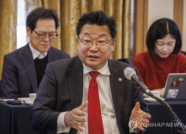 주형환 저출산고령사회위원회 부위원장