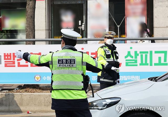 우회전 일시정지 위반차량 단속