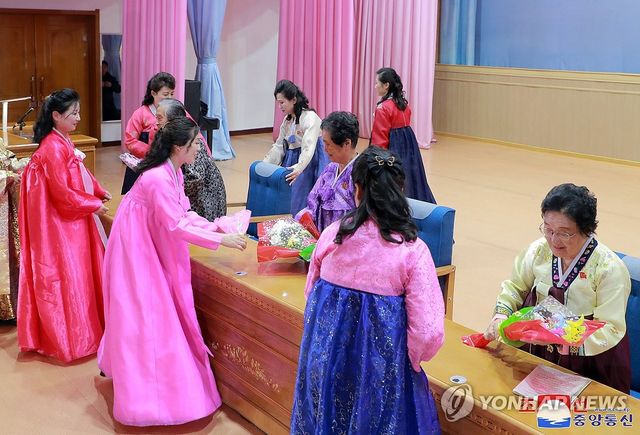 북한, 3.8국제부녀절 115주년 기념 여맹 상봉모임