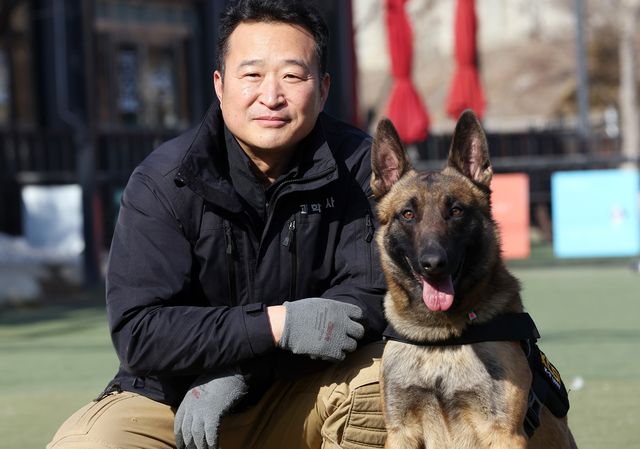 조헌오 핸들러와 체취증거견 '테오'