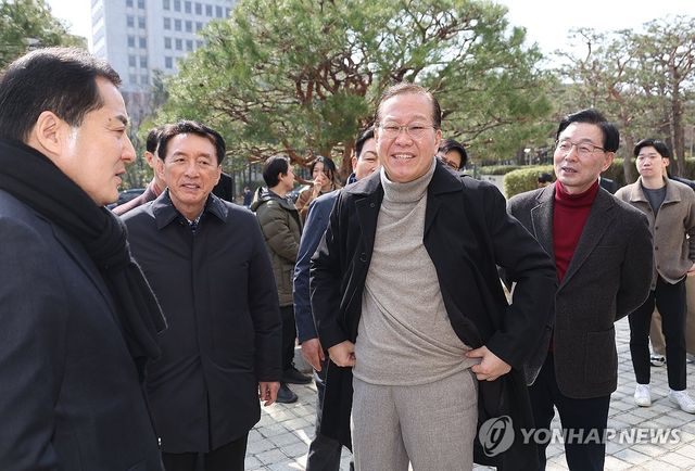 밝은 표정의 권영세 비상대책위원장