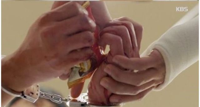 KBS '태양의 후예'에 등장한 초코파이
