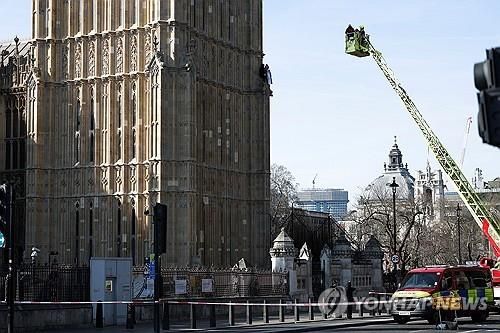 사다리차로 퇴거 유도