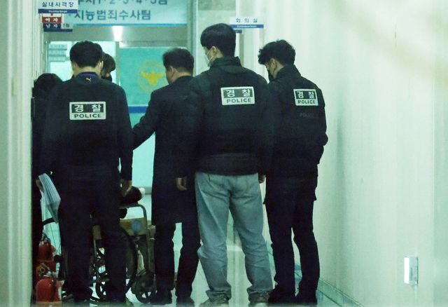 유치장으로 가는 초등생 살해 교사