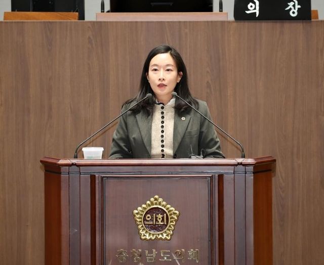 지난 2월 만삭인 상태로 도의회 5분 발언을 하는 이지윤 충남도의원 [충남도의회 제공. 재판매 및 DB 금지] 