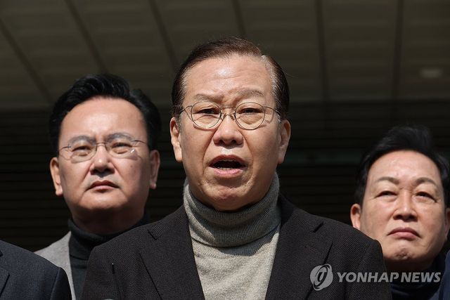 발언하는 권영세 비상대책위원장