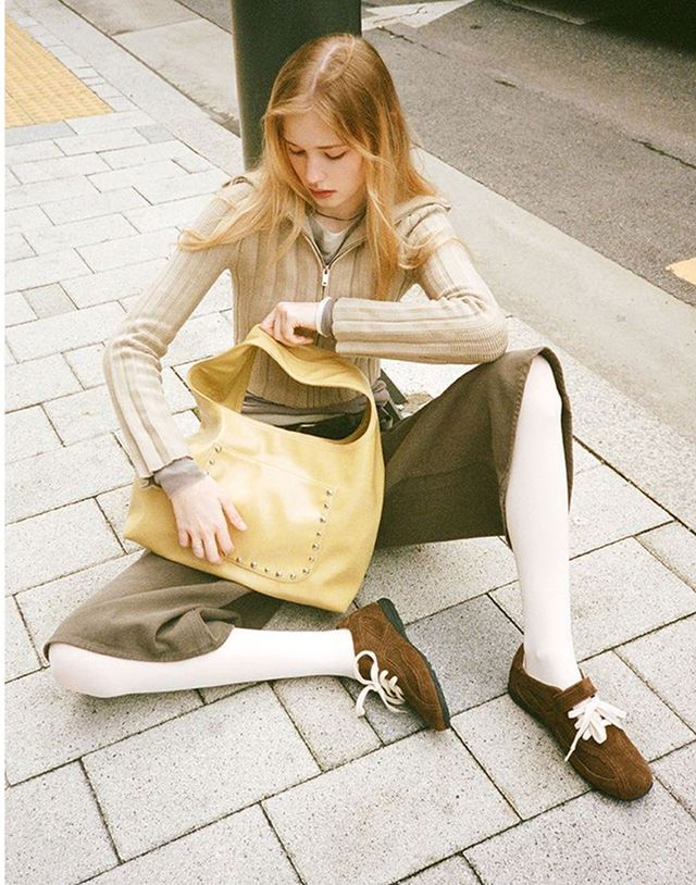 기호의 '핑킹 메리제인 스니커즈'