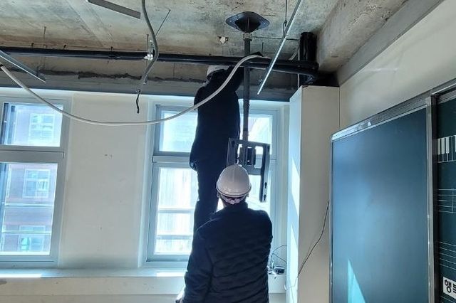 석면 제거 작업