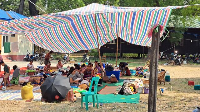 천막에서 생활하는 미얀마 만달레이 주민들