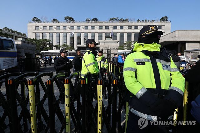 탄핵 선고, 4월로