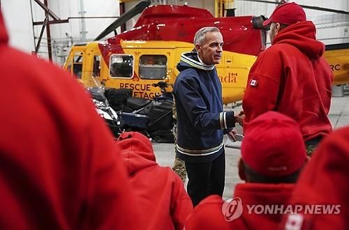 산업 현장 찾은 마크 캐나다 총리