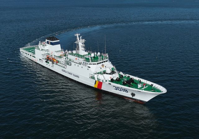 최신예 고속 경비함정 3018함