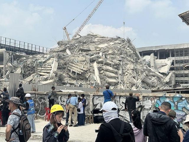 방콕 공사중 건물 붕괴 현장