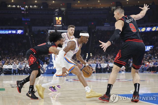 드리블하는 길저스알렉산더