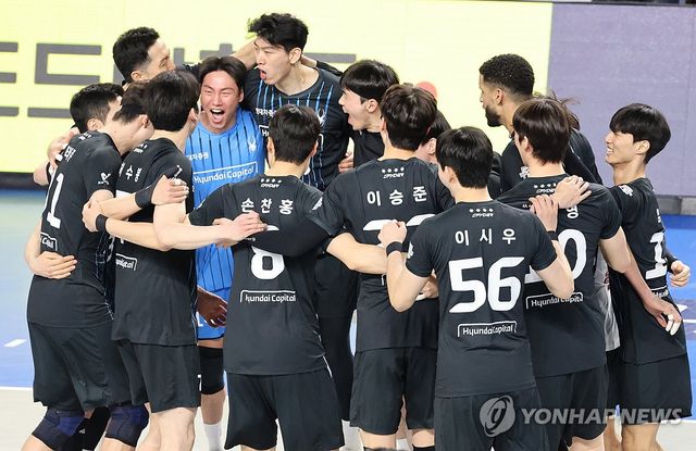 현대캐피탈, 세트스코어 3-1로 챔프 1차전 승리