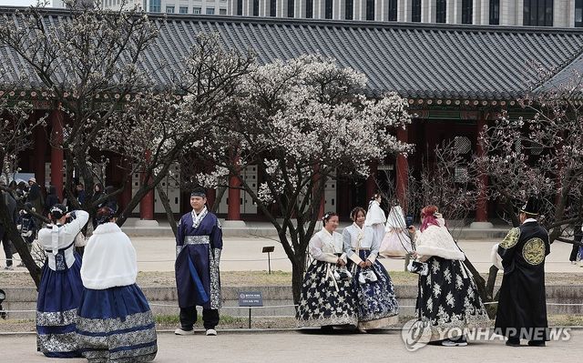 꽃샘추위라도 봄꽃과 사진은 찍어야