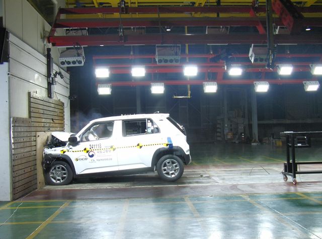 지난해 진행된 KNCAP 안전도 평가 정면충돌 실험 장면