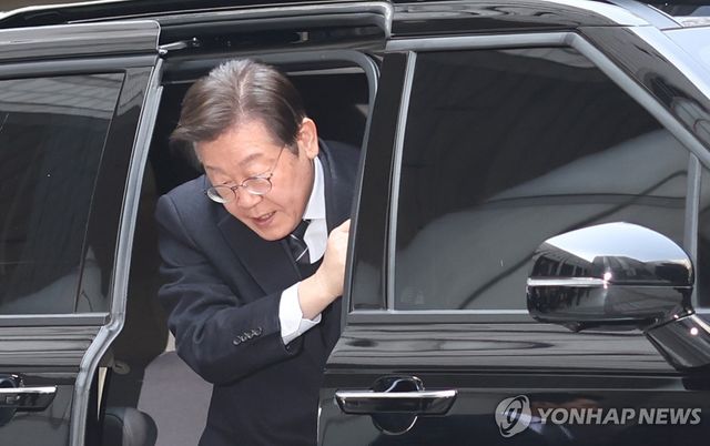 이재명 대표, 속행공판 출석