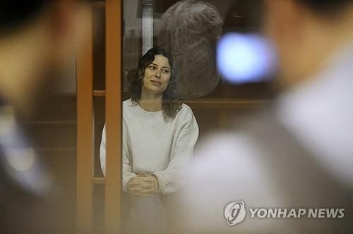 러시아에 억류돼있던 크세니아 카렐리나 