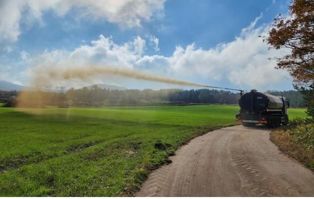 가축분뇨 액비 살포 현장
