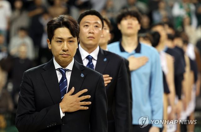 프로농구 소노 김태술 감독