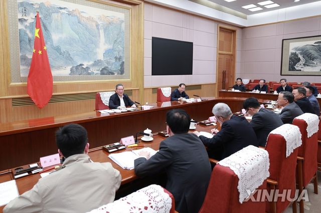 리창, 경제 전문가 및 기업가 좌담회