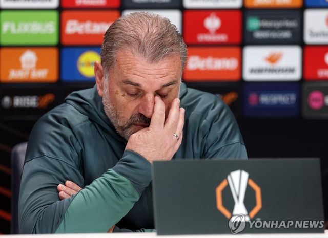 토트넘의 안지 포스테코글루 감독