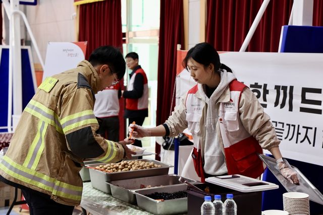 희망브리지, 산불 지역 소방대원 식사제공