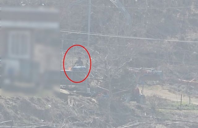 치악산 인근에서 방화범이 불을 지르는 모습.