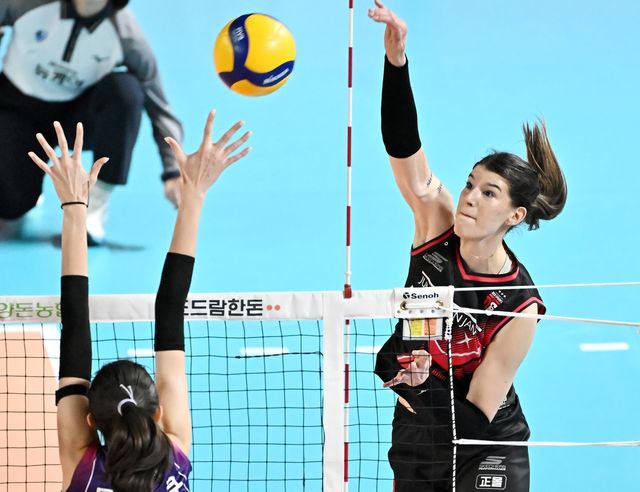 공격하는 정관장의 부키리치