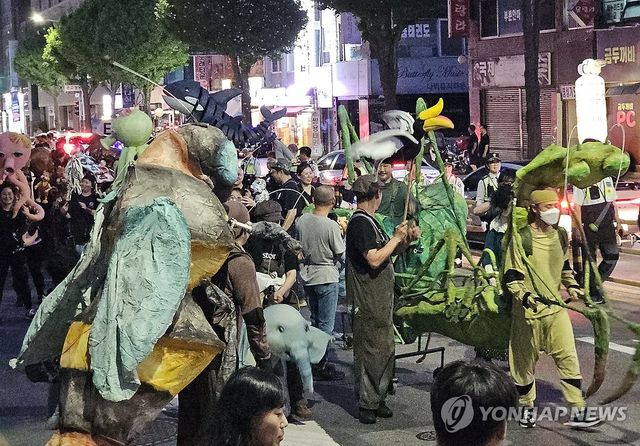 2023년 열린 춘천인형극제 퍼레이드