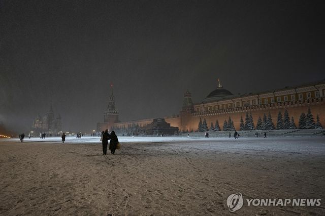 4월에 눈 내린 모스크바 크렘린궁과 붉은광장