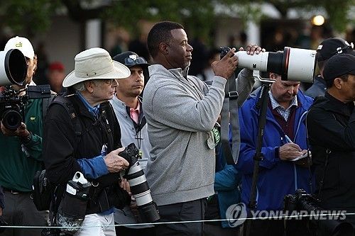 마스터스에서 사진사로 활약하는 켄 그리피 주니어.