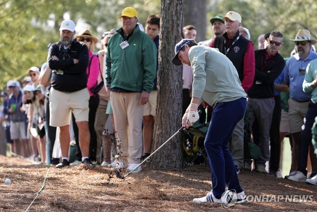 닉 던랩의 마스터스 1라운드 경기 모습