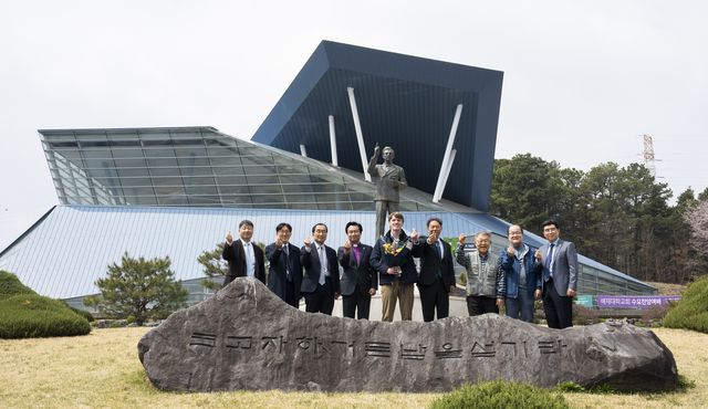 첫 근대교육기관 배재학당 세운 아펜젤러 고손자 배재대 방문