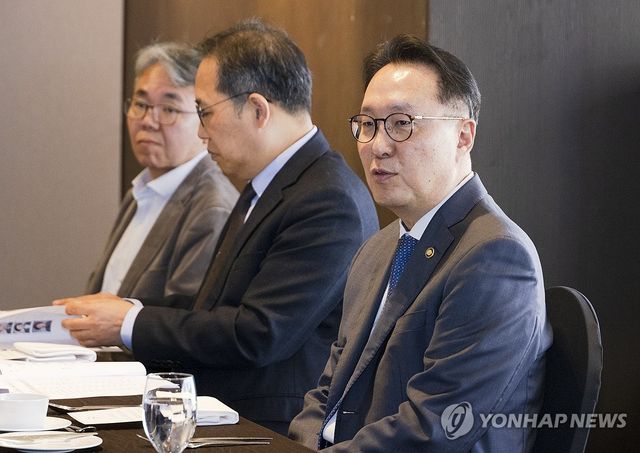 박민수 제2차관, 보건의료정책심의위원회 오찬간담회 주재