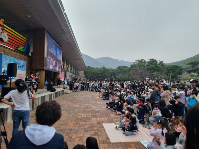 지난해 스포원파크에서 열린 거리공연